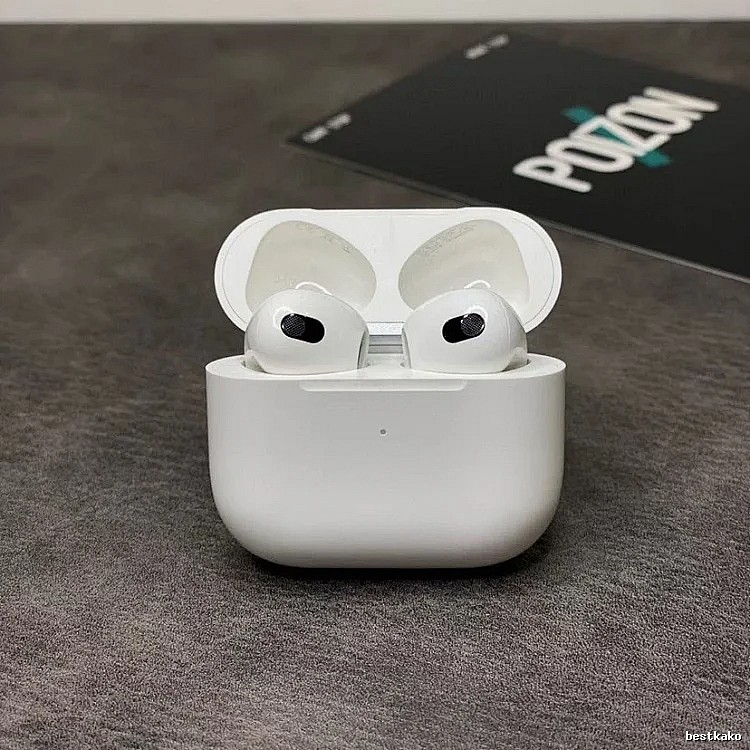 Apple AirPods Pro Earbuds in White