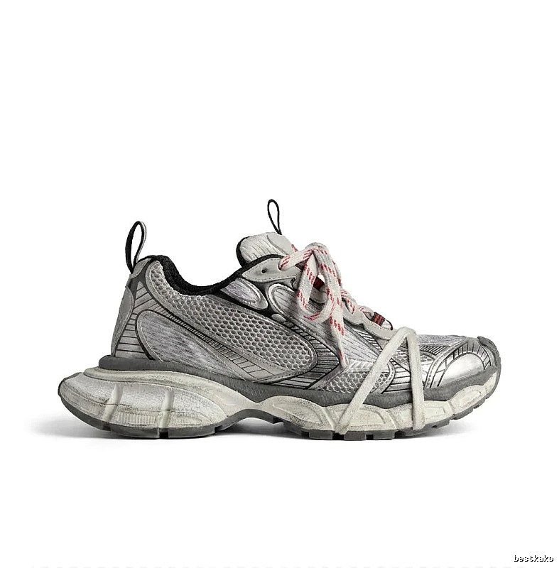 Balenciaga dad - style grey sports shoes