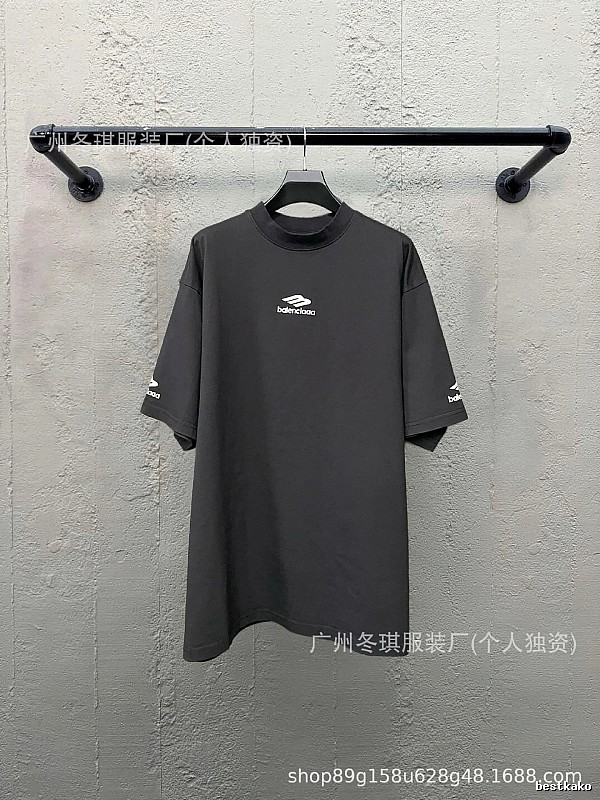 Balenciaga minimalist style black T-shirt