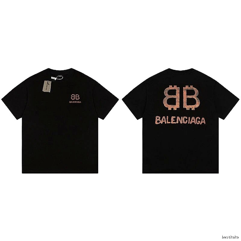 Balenciaga's trendy and cool black T-shirt.