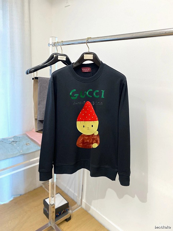 Gucci Black Gucci Sweatshirt with Mushroom Sweatshirt for Travel Look