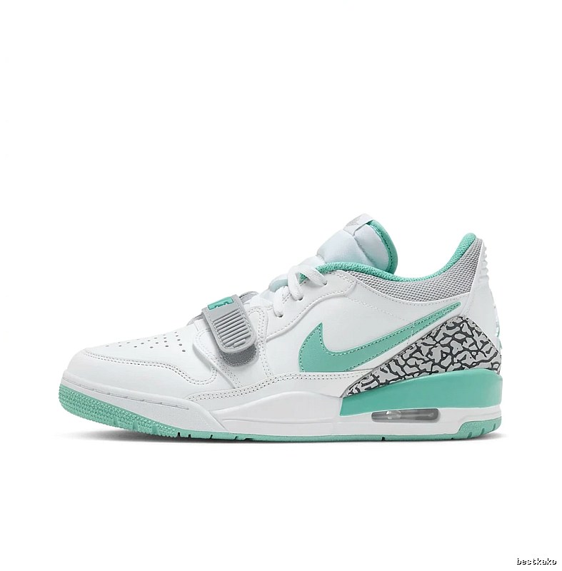 Jordan retro style white and green sports shoes