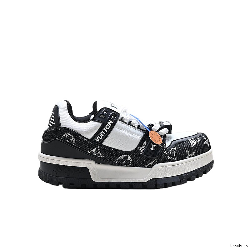 Louis Vuitton black and white trendy sports shoes