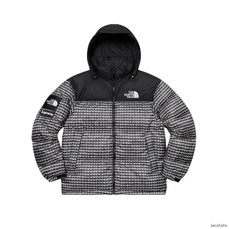 Pattern Logo The North Face Puffer Jacket for Photo Ready Looks