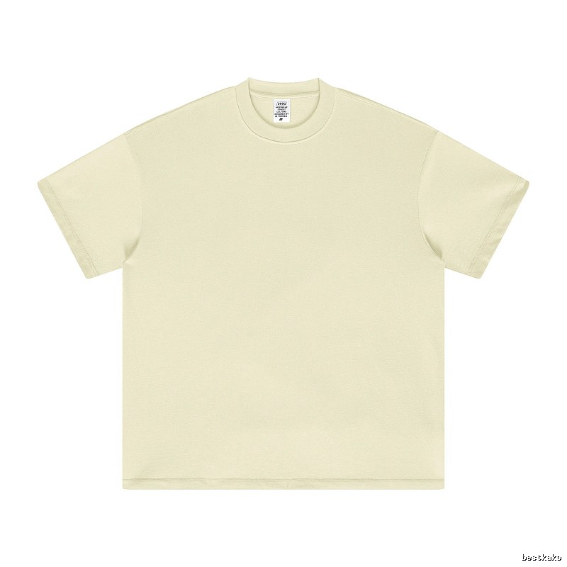 Patterned Plain white T-shirt Minimal White Short with Polished Detail