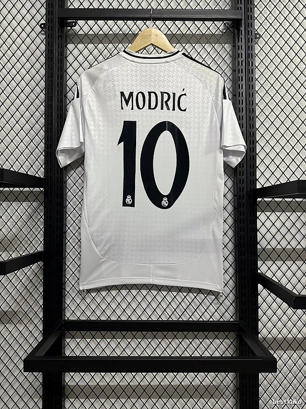 Real Madrid Resort Home soccer jersey White Real Madrid for Travel Looks Select Edition