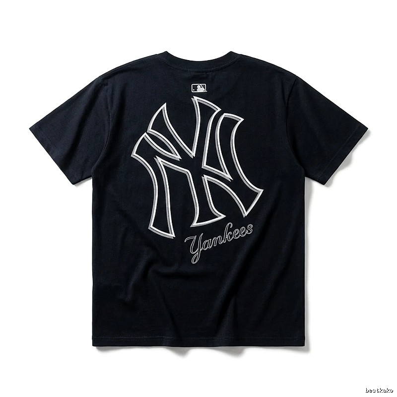 Simple-style black T-shirt of the MLB Yankees