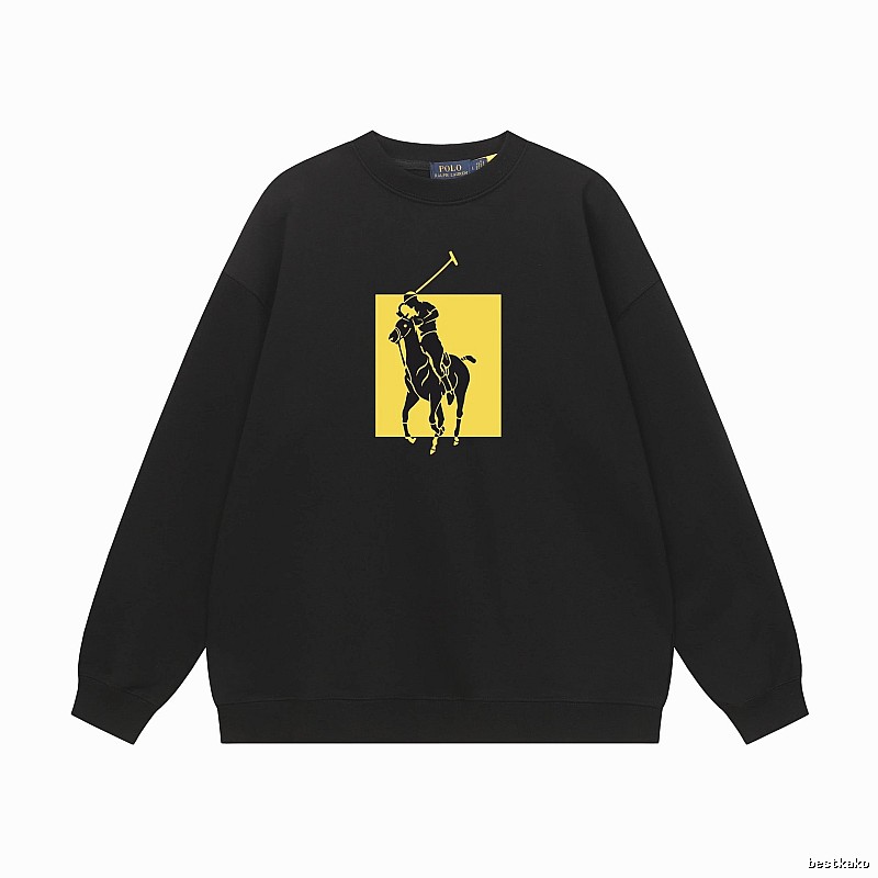 The classic black sweatshirt of Ralph Lauren.