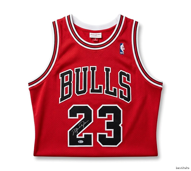 The retro red jersey of the Michael Jordan.
